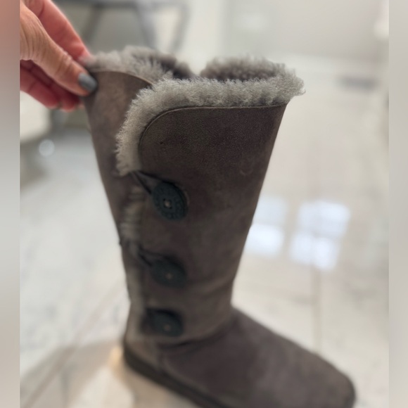 UGG Bailey Button Triplet II Boot - Picture 2 of 12